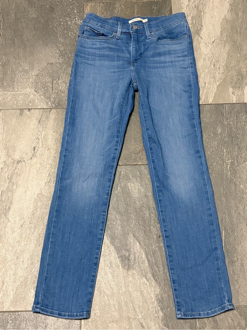 Levi's Women's Mid Blue Straight-Leg Jeans